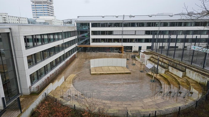 Schulhof des Wilhelm Dörpfeld Gymnasiums