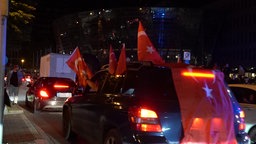 Autokorso von türkischen Fans in Dortmund nach der Niederlage im EM-Viertelfinale gegen die Niederlande