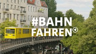 Foto einer S-Bahn mit Schriftzug #bahnfahren