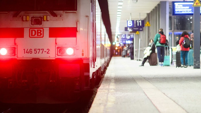 Bahnstreik: Leerer Bahnsteig