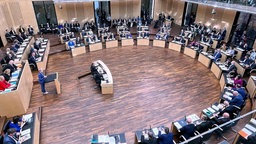 Sitzung des Bundesrates: Am Rednerpult steht Manuela Schwesig.