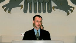 Friedrich Merz während eines Rednerwettstreites im Bonner Wasserwerk