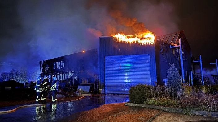 Großbrand im Holzbetrieb in Brakel 