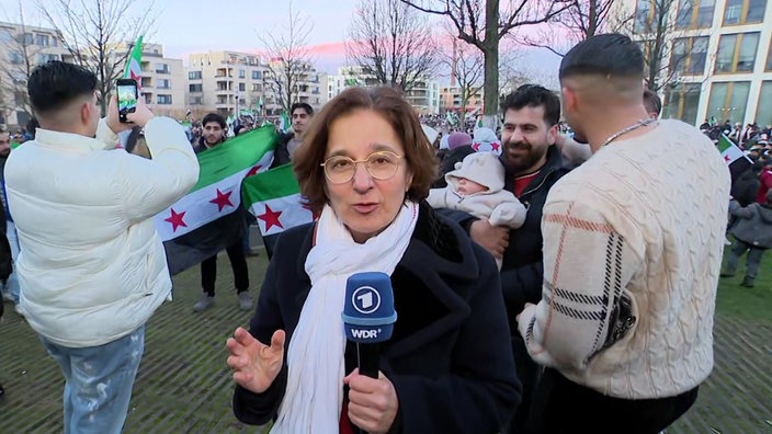 Reporterin Isabel Schayani berichtet von einer Demo aus Essen