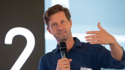 Justus von Daniels beim Festival für Journalismus am 27.08.2022 in Düsseldorf 