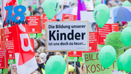 Sozialproteste Kundgebung Demonstranten