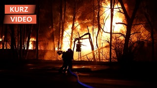 Großbrand in Wuppertaler Lagerhalle