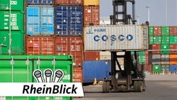 Ein Container von Cosco am Duisburger Hafen