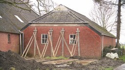 Haus in Groningen wird abgestützt