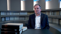Michael Voigtländer, Institut der Deutschen Wirtschaft, gibt ein Interview