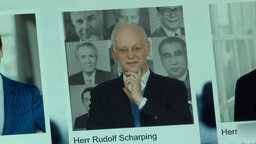 Rudolf Scharping wird auf der Webseite als Beirat des Krefelder Unternehemens geführt.