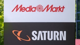 Die Logos von Mediamarkt und Saturn.