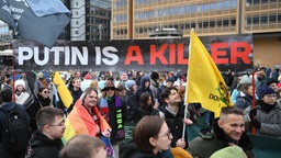 Protest gegen Putins Politik in Berlin Demonstration