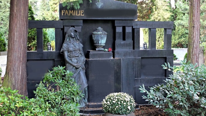 Gestohlene Marienfigur auf Hildener Friedhof