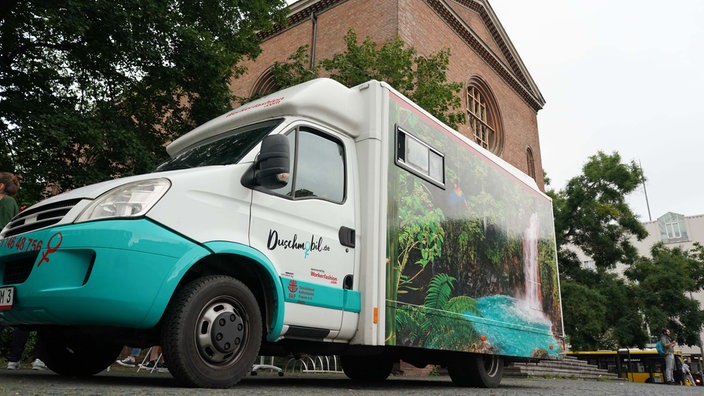 Duschmobil für obdachlose Frauen aus Berlin