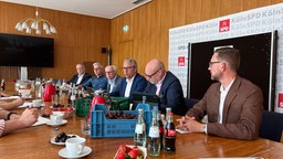 Die Vertreter von SPD, FDP und Linke sowie Vertreter des Großmarktes sind verärgert über die Planungsunsicherheit.