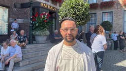 Redouan Aoulad Ali vom Kreis der Düsseldorfer Muslime vor dem Rathaus