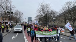 Demonstrationszug am Heumarkt und Deutzer Brücke 