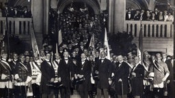 historisches Foto der Eröffnung der Universität zu Köln durch Konrad Adenauer