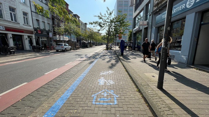 Auf der Venloer Straße gilt es die erste Wirtschaftszone Kölns