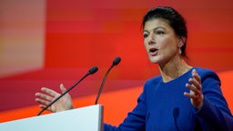 Sarah Wagenknecht spricht am Bundesparteitag 