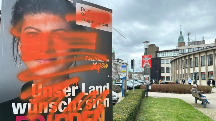 Schmiererei auf Plakat Bündnis Sahra Wagenknecht 