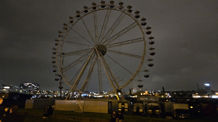 Riesenrad im Dunkeln