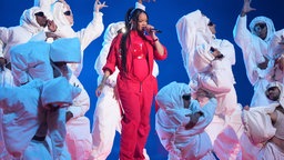 Rihanna singt bei der Superbowl Halftimeshow 2023 