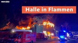 In Krefeld ist eine Lagerhalle mit E-Scootern in Brand geraten