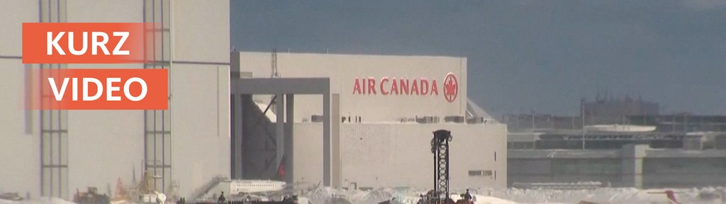 Flugzeug in Toronto liegt auf dem Rücken 