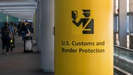 US-Zoll- und Grenzschutzbehörde am Flughafen in Amerika