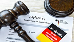  Soll Europa alle Migranten und Asylbewerber aufnehmen?