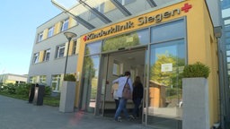 Der eingang der Kinderklinik Siegen