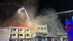 Großbrand einer Hotel-Ruine in Brakel