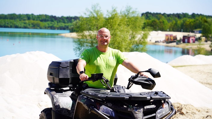 Marwin Gedenk leitet den Einsatz der Strand-Security.