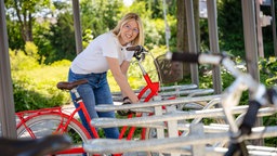 Sarah Süß mit Ihrem Fahrrad