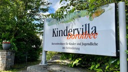 Schild der Kindervilla Dorothee in Kreuztal