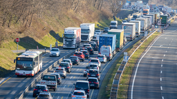 Stau vor der A45-Sperrung in Lüdenscheid