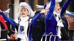 Zwei Gardistinnen beim Karneval in Münster.