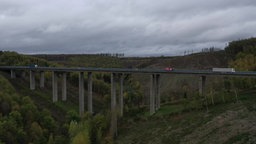 Talbrücke aus der Ferne