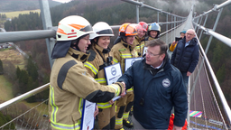 Foto mit Urkunde: v.l.nach r: Kevin Kruk, Sabrina Icks, Matthias Barkling, Marco Rocholl, Ingo Kohlhoff