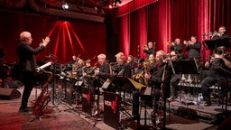 Die WDR Big Band mit Chefdirigent Bob Mintzer