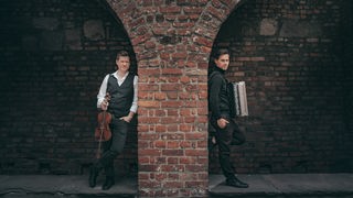 Almir Mešković (harmonika) i Daniel Lazar (violina) čine bosansko-rumunsko-srpsko-norveški duo