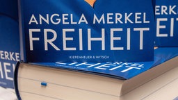 Buchumschlag "Freiheit" von Angela Merkel 