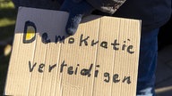 Demokratie Verteidigen, Schild, Demo