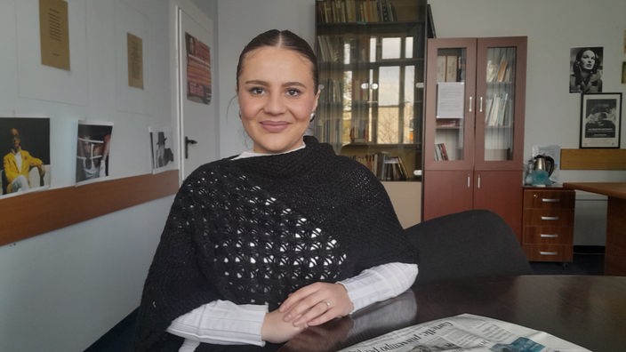 Studentkinja treće godine novinarstva na Univerzitetu u Prištini Elvira Kryeziu