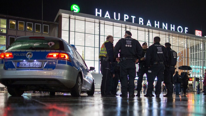 Polizei am Kölner Hauptbahnhof