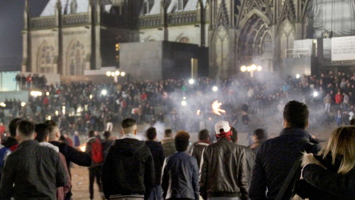  In der Silvesternacht waren am Kölner Hauptbahnhof Frauen sexuell belästigt und augeraubt worden