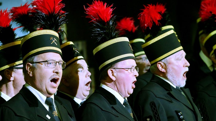 Ruhrkohlechor-Mitglieder singen