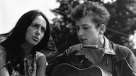 Joan Baez und Bob Dylan bei Martin Luther Kings Marsch auf Washington (Archivbild vom 28.08.1963)